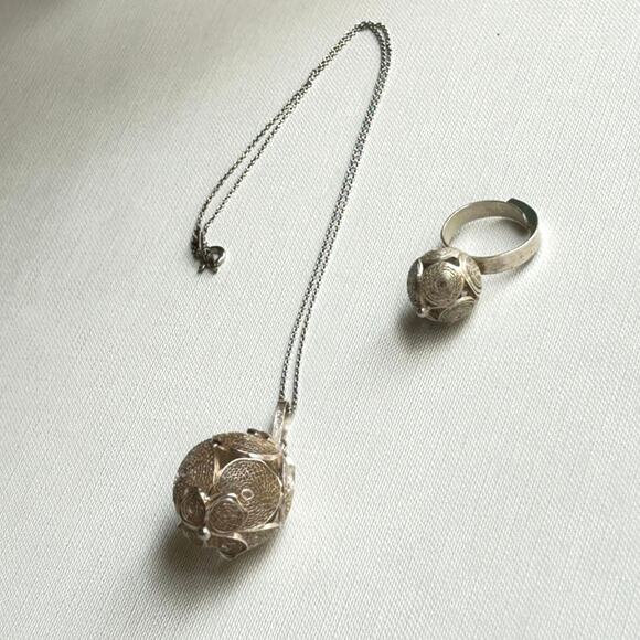 Vintage 1960s Sterling Silver Filigree Orb Necklace & Adjustable Ring Set - Picture 8 of 8